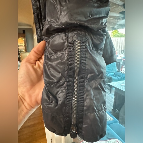 Black Lululemon puffer jacket - Picture 5 of 5